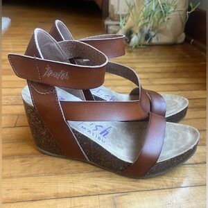 Blowfish Malibu Women's Hapuku Strappy Wedge Sandal